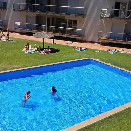 Comfortable 2-bedroom In With Access To 3 Swimming Poo *
